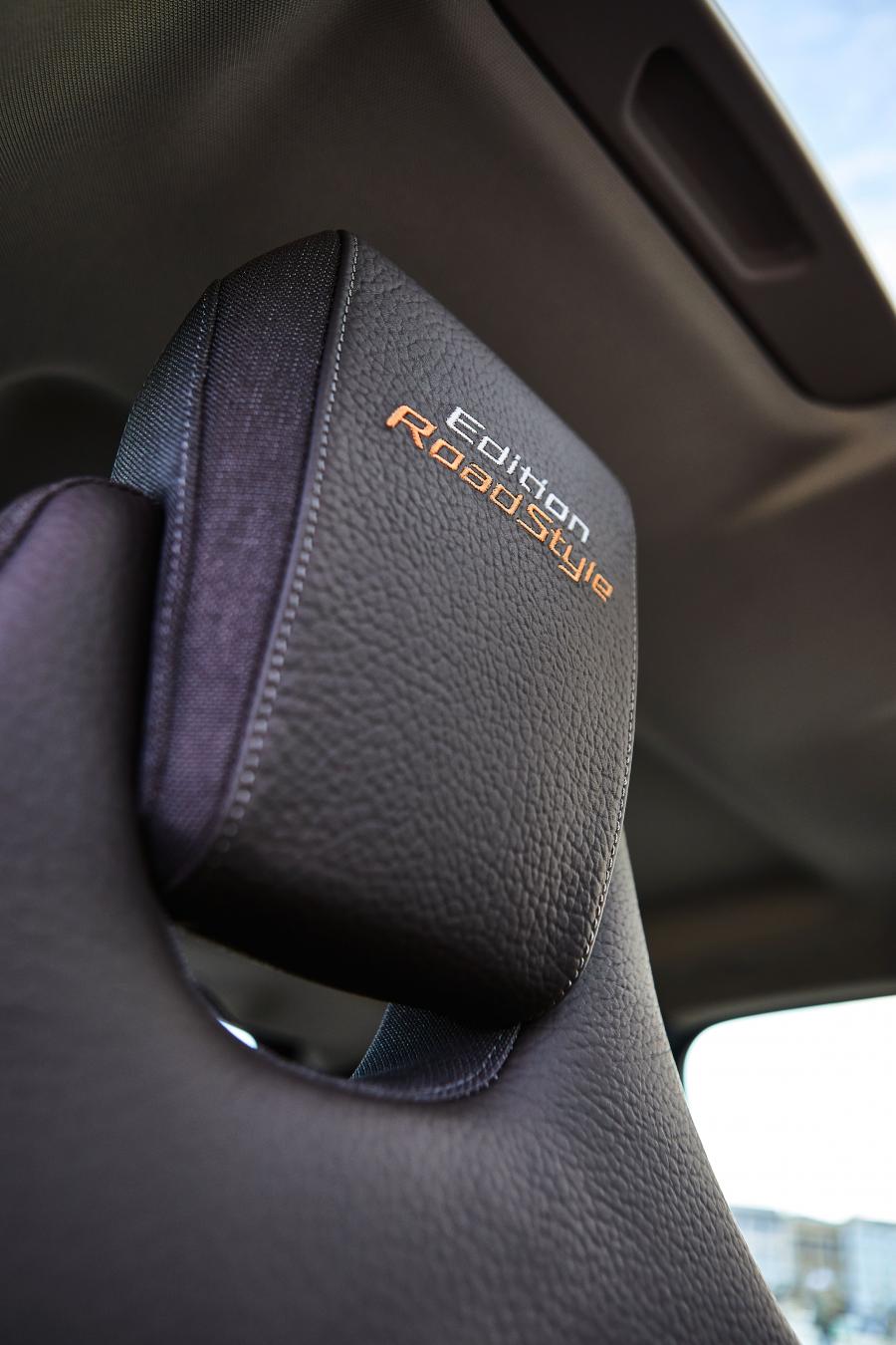 Детали интерьера BMW i3s Edition RoadStyle (I01) 2019 года  (фото 8 из 9)